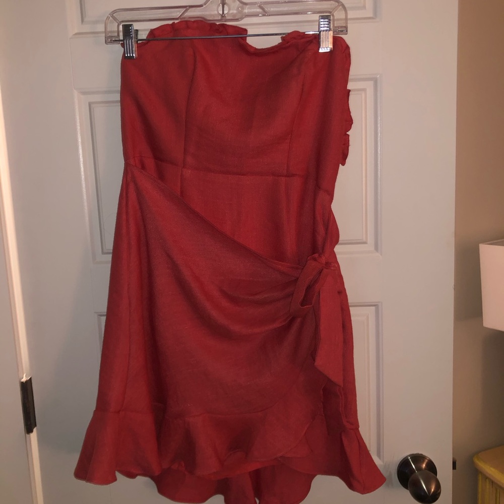 SelfieLeslie strapless dress!